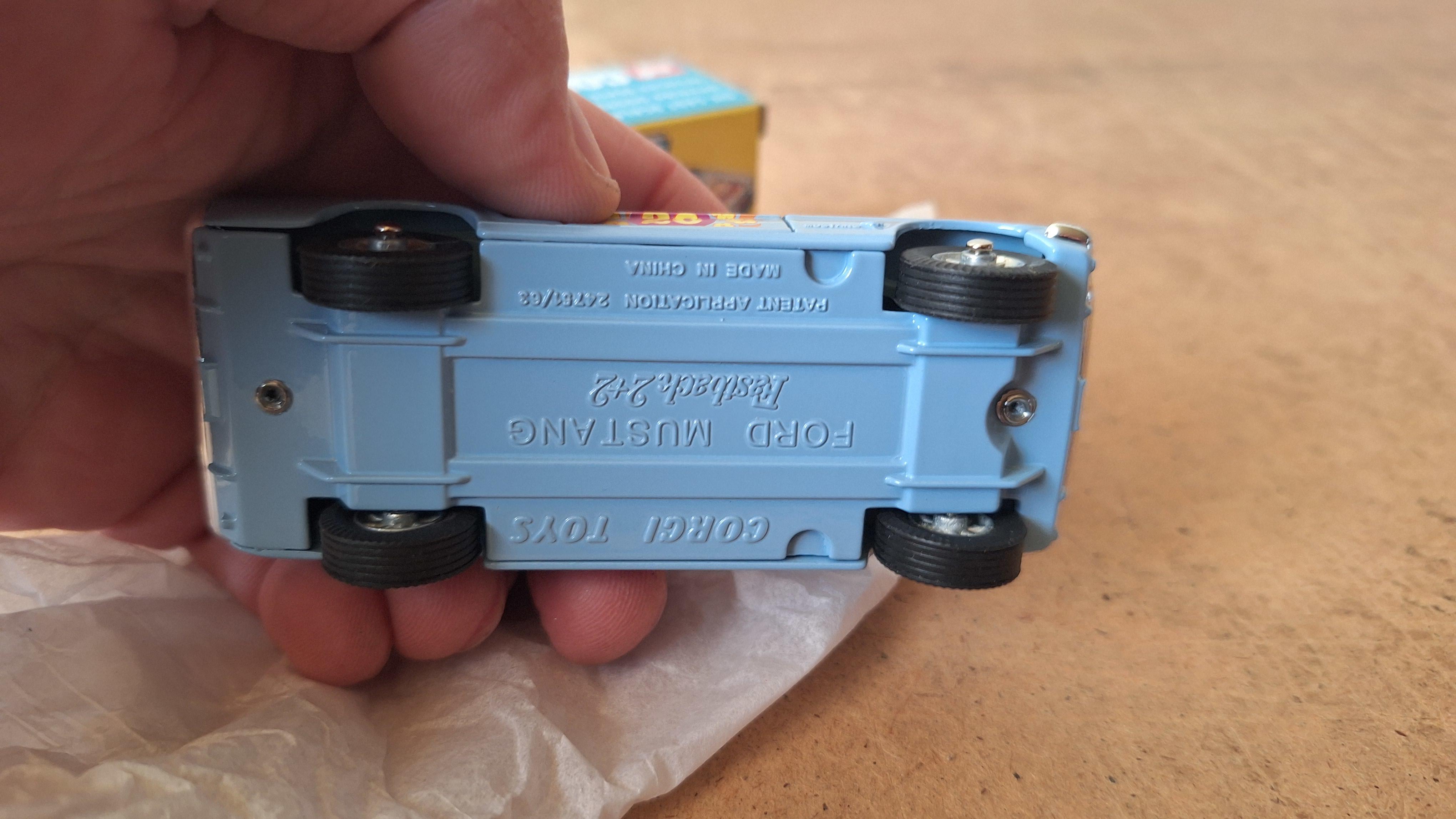 Corgi Toys 348, Ford Mustang Fastback 2+2 Flower Power Stock Car – foto 6 – kavel bij Goeiendeal