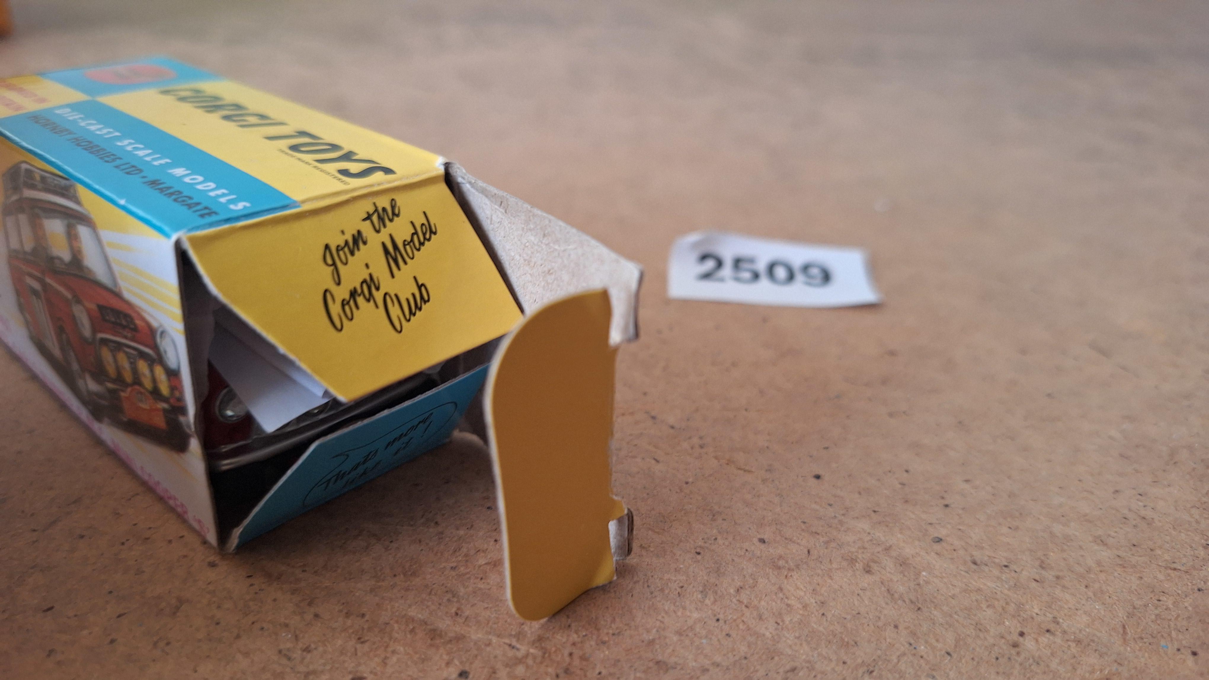 Corgi Toys 339, B.M.C. Mini Cooper S Monte-Carlo Winner 1967 – foto 7 – kavel bij Goeiendeal