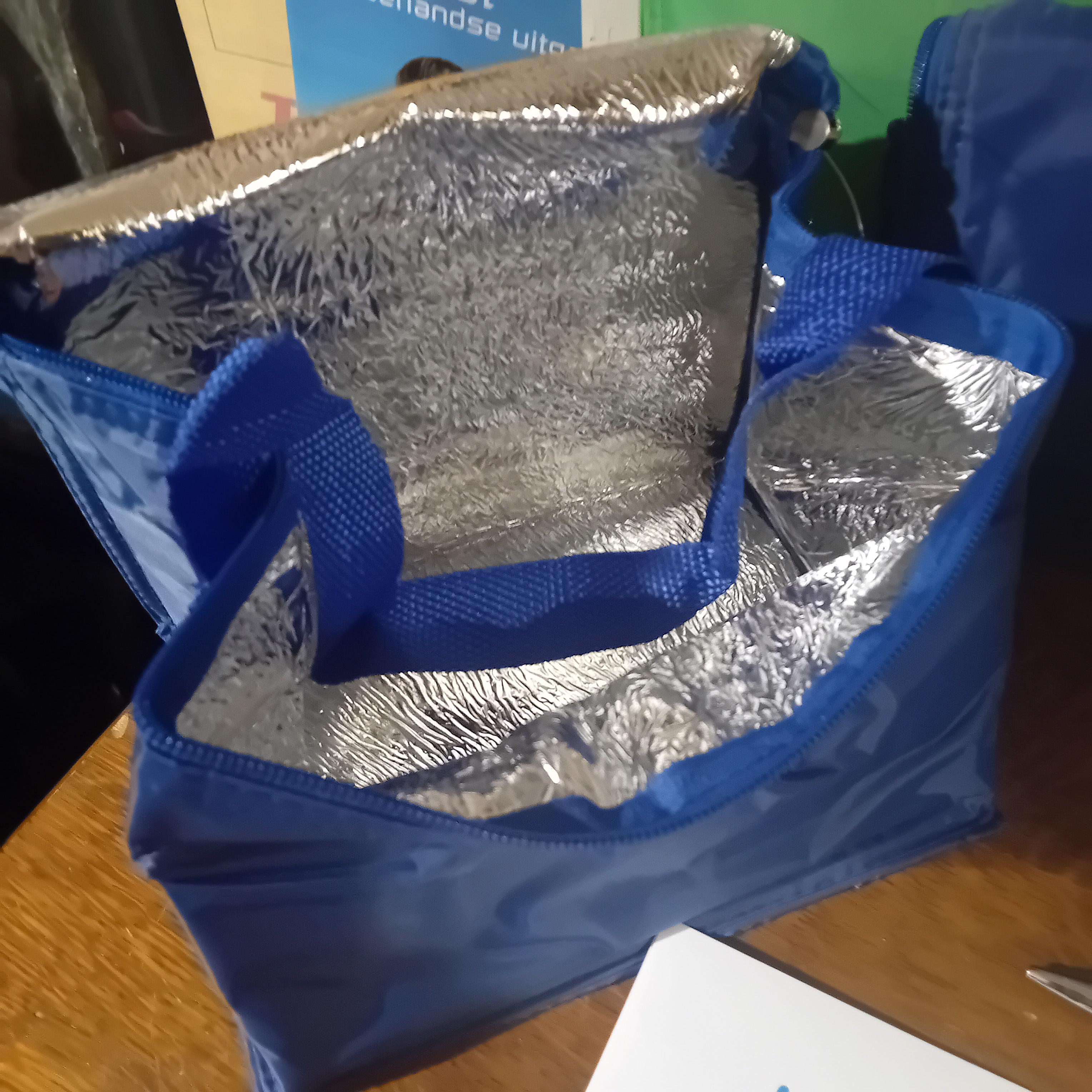 4 stuks kleine koeltassen, merk Wibra, nieuw (Lot: 5) – foto 2 – kavel bij Goeiendeal, Lommel