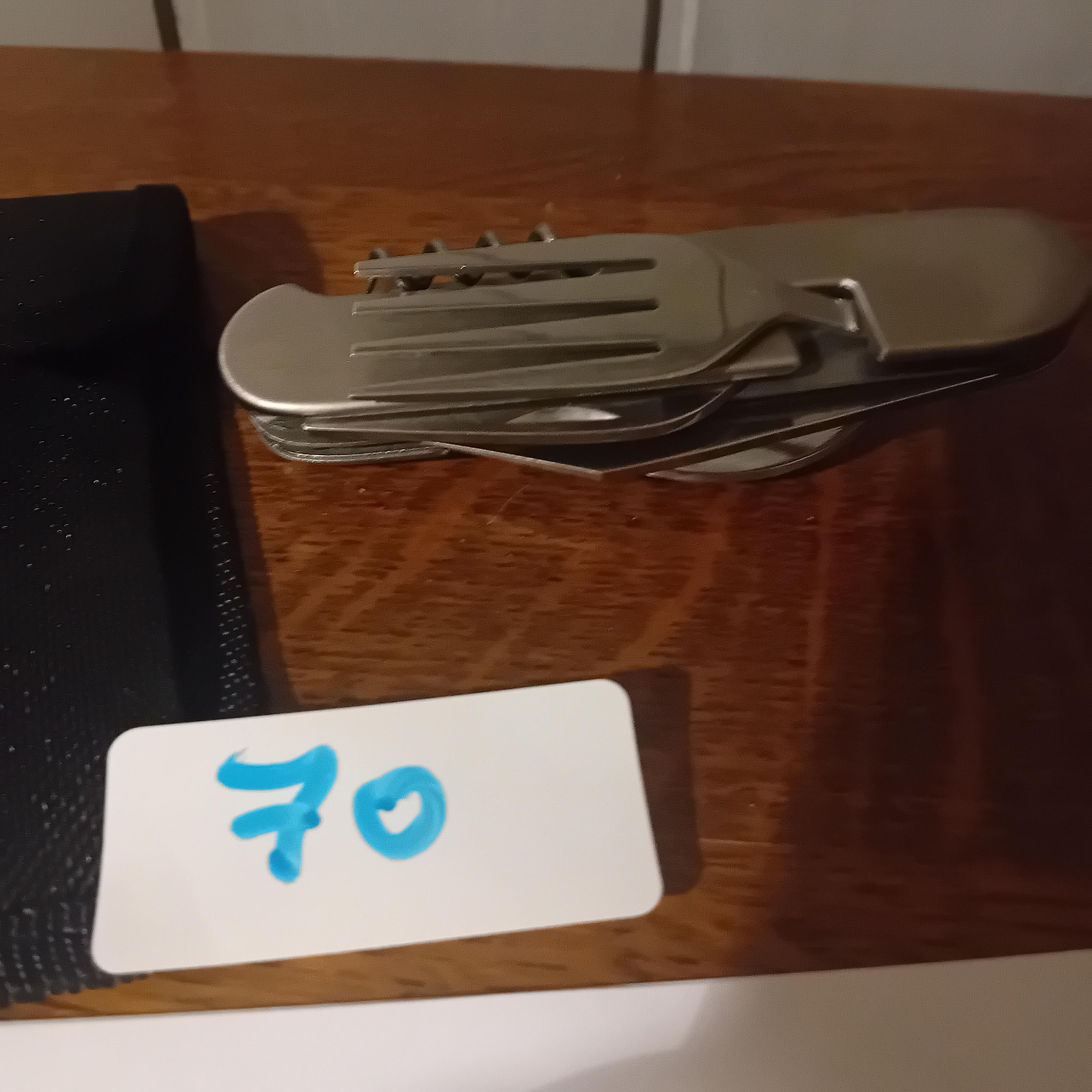 Camping / survival zakmes en bestekset inclusief hoes (Lot: 70) – foto 4 – kavel bij Goeiendeal, Lommel