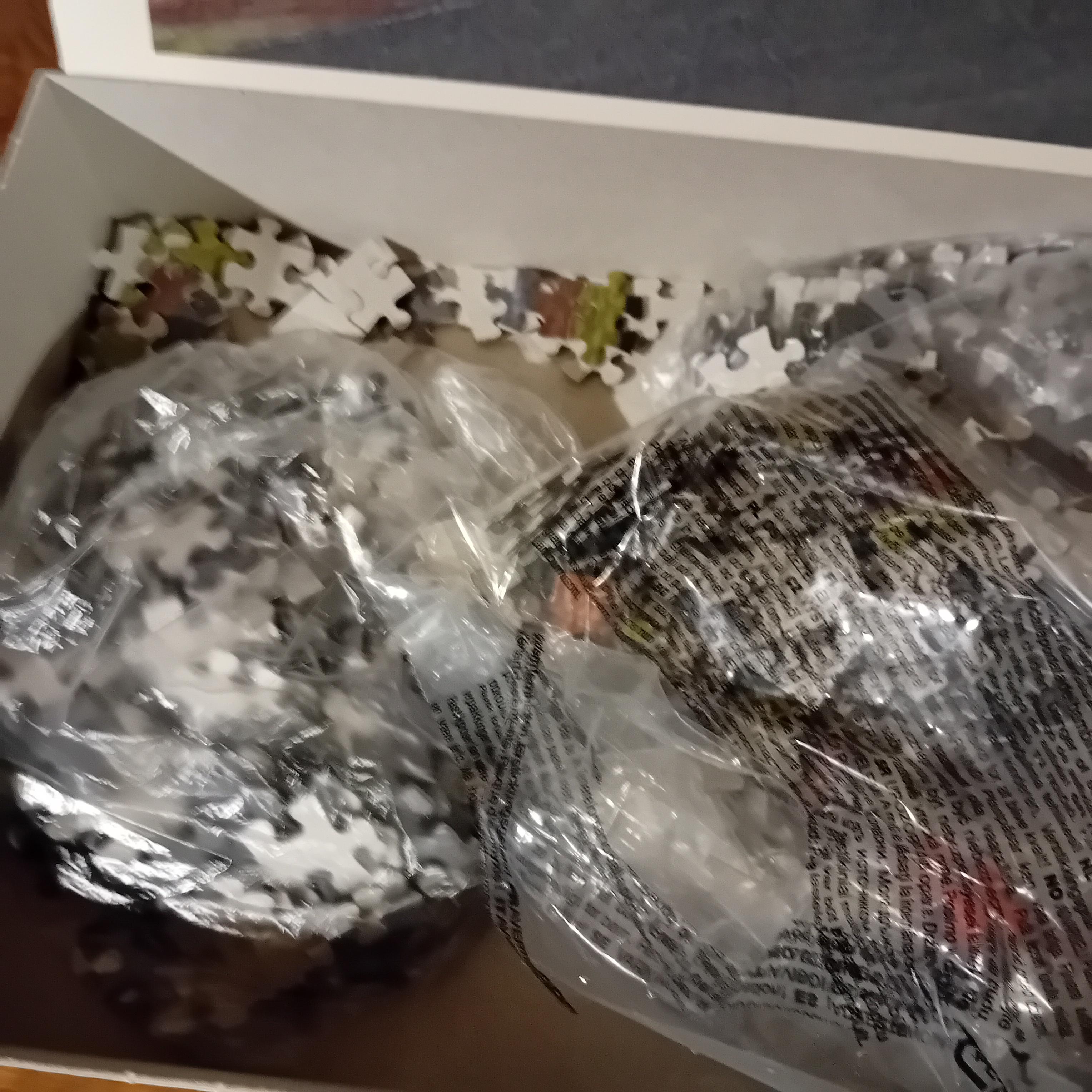 Legpuzzel van een Formule 1-wagen met 1000 stukjes, merk Jigsaw by PTZ (Lot: B 3) – foto 2 – kavel bij Goeiendeal, Lommel