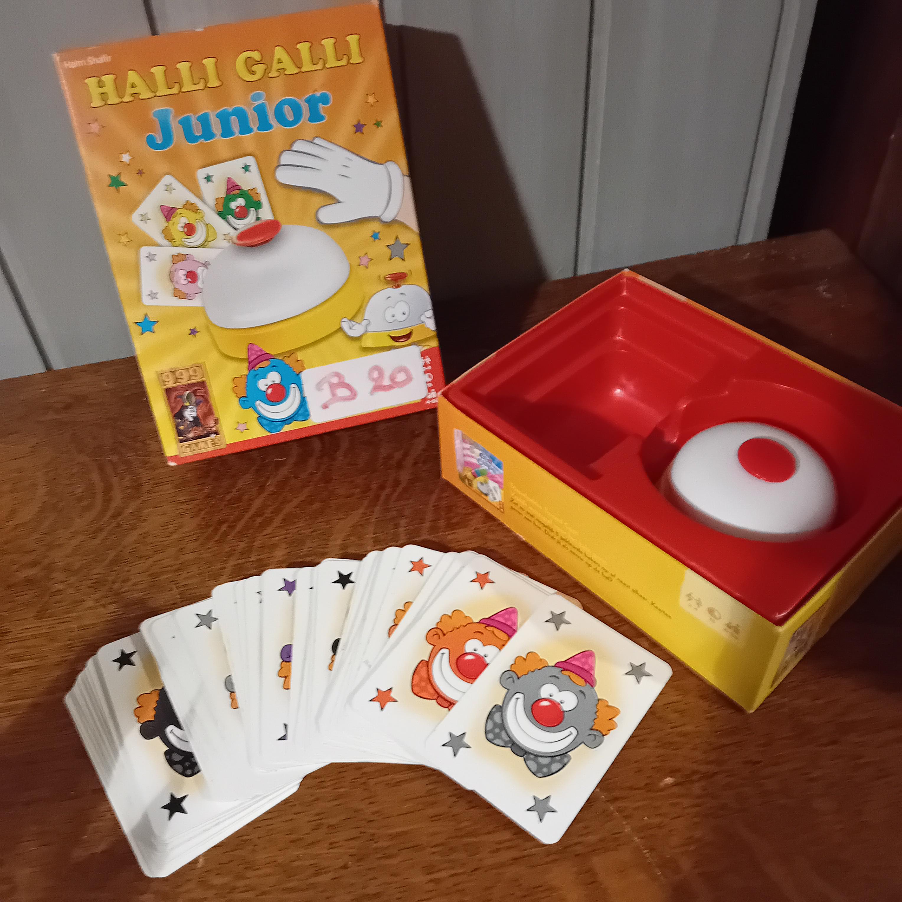 Halli Galli Junior reactiespel inclusief kaarten en bel, merk 999 Games (Lot: B 20) – kavel bij Goeiendeal, Lommel