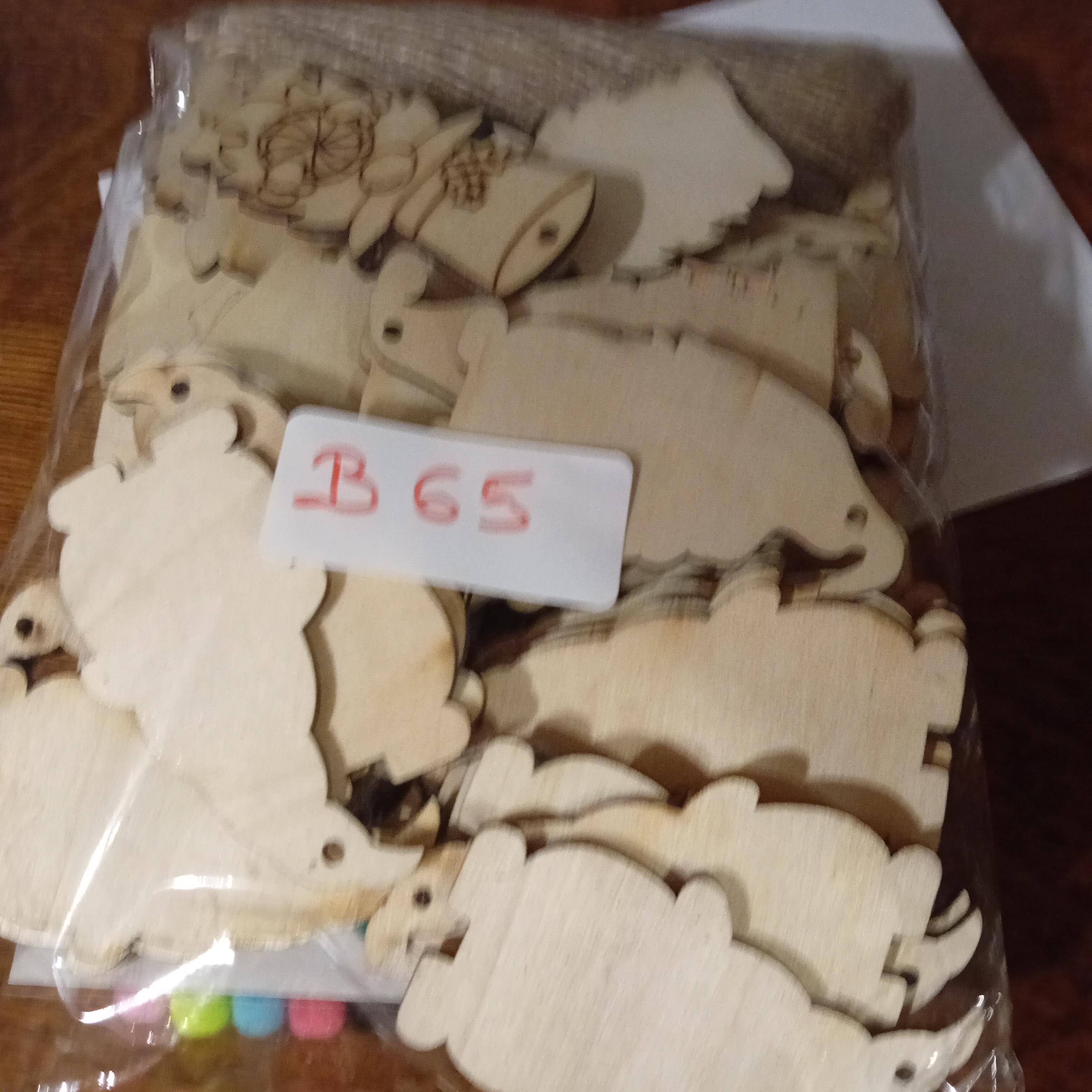Knutselpakket met diverse hobbymaterialen waaronder pompons, strassteentjes en gekleurde sticks, nieuw in verpakking (Lot: B 65) – foto 2 – kavel bij Goeiendeal, Lommel