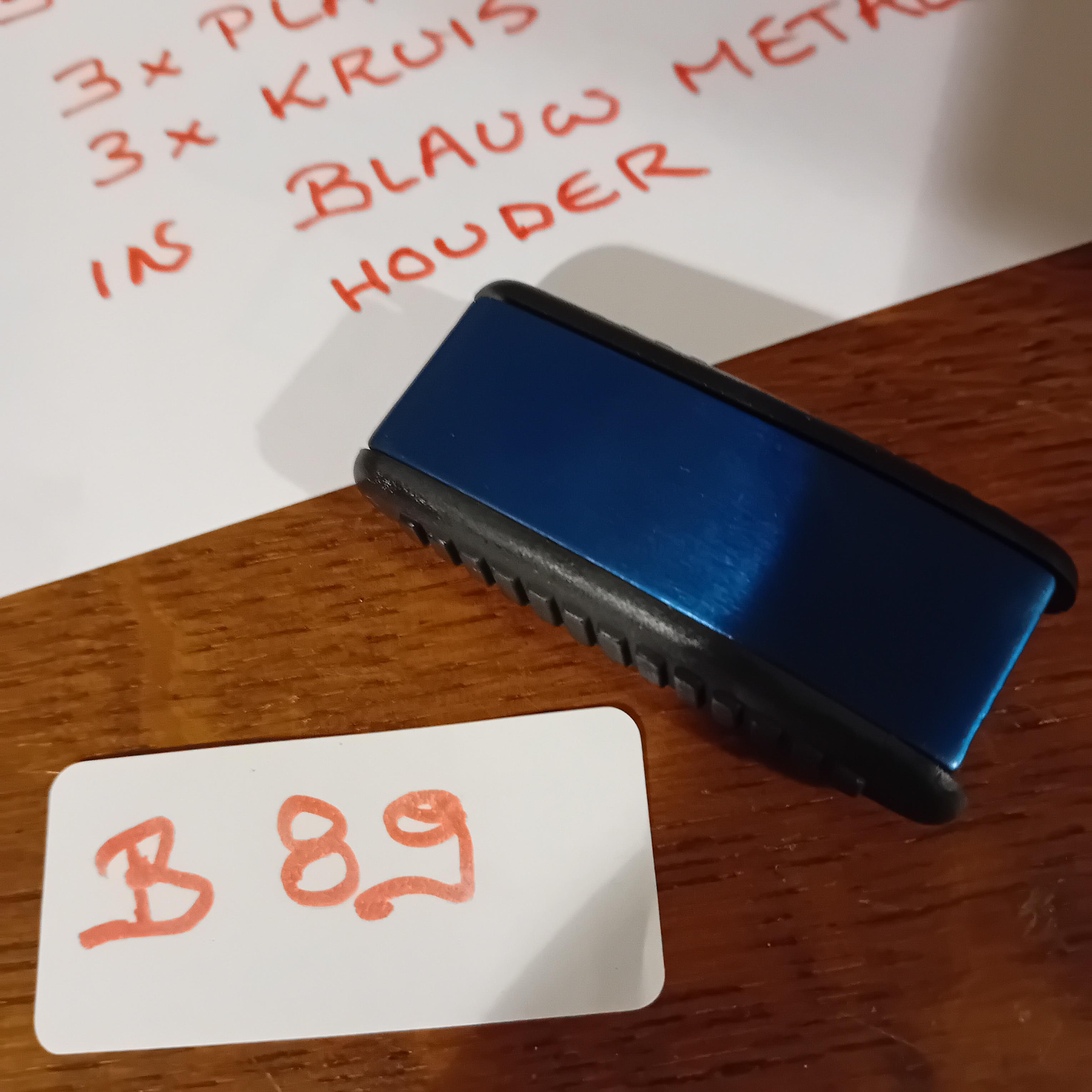 Miniatuur schroevendraaierset bestaande uit 3 platte en 3 kruiskop schroevendraaiers in een inklapbare houder (Lot: B 89) – foto 2 – kavel bij Goeiendeal, Lommel