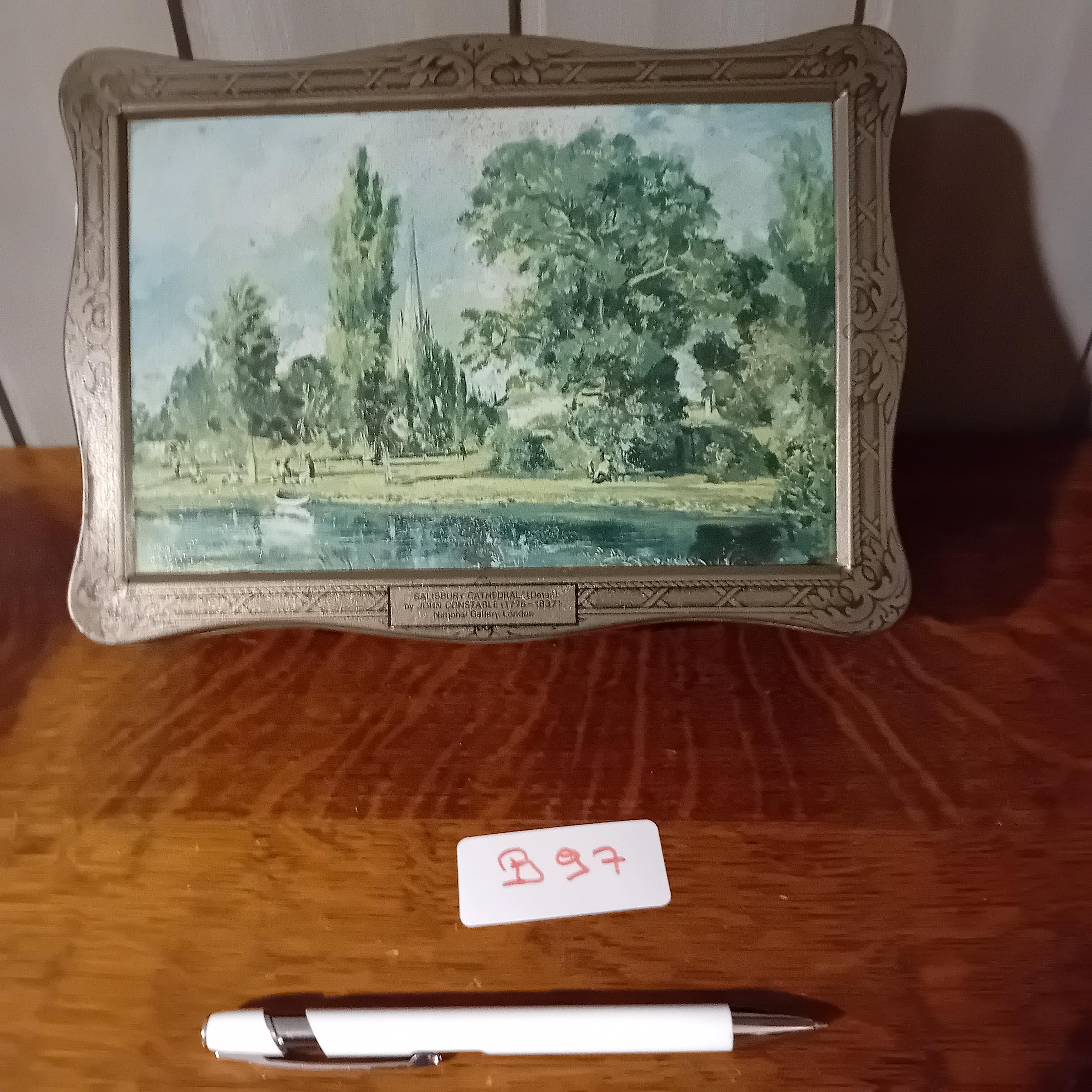 Decoratief rechthoekig wandbordje of doosje met een reproductie van het schilderij "Salisbury Cathedral" door John Constable (Lot: B 97) – kavel bij Goeiendeal, Lommel