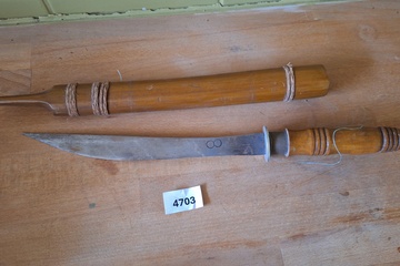 Afbeelding van Oosters mes in houten schede