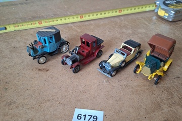 Afbeelding van Kassieke oldtimers (set van 4 verschillende modellen)