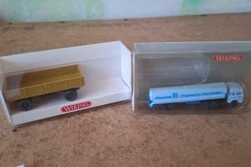 Afbeelding van Wiking, Hoesch Tankwagen / Kipper Aanhanger / Büssing D2U Berlijnse Dubbeldekker Bus Set (3 stuks), 1:87