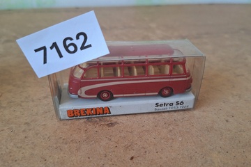 Afbeelding van Brekina Kässbohrer Setra S 6 bus rood/wit (1:87)