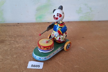 Afbeelding van Blikken speelgoed panda met trommel