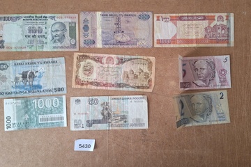 Afbeelding van Oude bankbiljetten oa India, Rwanda, ea