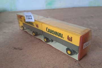 Afbeelding van Roskopf Saurer D 290/330 vrachtwagen met oplegger "Cardinal Bier" (1:87)