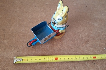 Afbeelding van Blikken speelgoed konijn