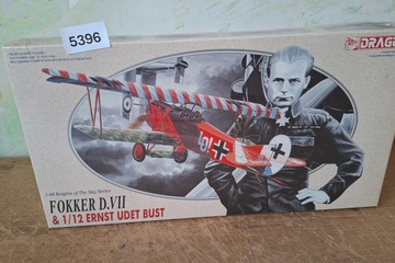 Afbeelding van Dragon 1:48 Fokker D.VII & 1/12 Ernst Udet bust