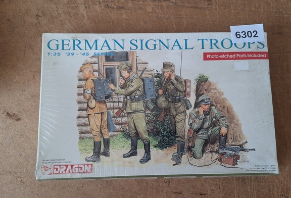 Afbeelding van Blikken Speelgoed, modelauto's & Militaire Modelbouwdozen veiling Startprijs 1 euro (verzending mogelijk)