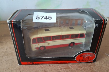 Afbeelding van Exclusive First Editions EFE, Bedford SB Vega Coach 'Southdown', 1:76