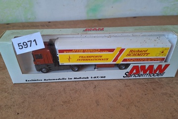 Afbeelding van AMW Sondermodell, Mercedes-Benz Actros Semi-Truck 'Richard Schmitt', 1:87