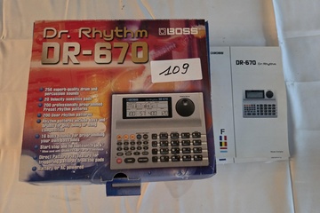 Afbeelding van Boss Dr. Rhythm DR-670 drummachine in originele doos inclusief de handleiding – Lot 109