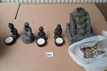 Afbeelding van Lot Boedha beeldjes en fontein met stenen