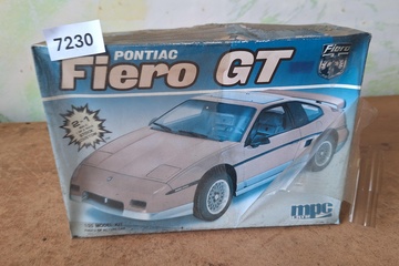 Afbeelding van MPC Pontiac Fiero GT 2-in-1 modelbouwdoos 1-0683 (1:25)