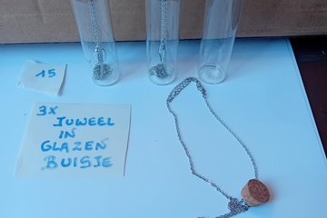 Afbeelding van Hanger met ketting in glazen buisjes 3 stuks