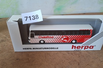 Afbeelding van Herpa Setra S 215 HD 'Ouestour La Plaine sur Mer' touringcar autobus (1:87)