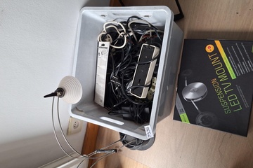 Afbeelding van Partij elektronica in bak