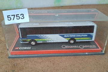 Afbeelding van Corgi The Original Omnibus Company, Van Hool Alizee Coach 'Bakers Dolphin', 1:76