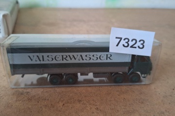 Afbeelding van Roskopf Saurer D 290/330 vrachtwagen met oplegger "Valserwasser" (1:87)