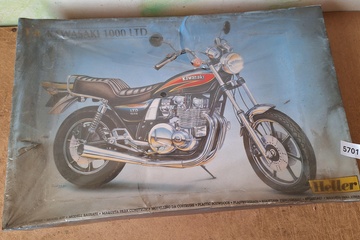Afbeelding van Heller Kawasaki 1000 LTD (Motorfiets) 1:8