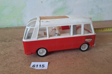 Afbeelding van Jean Hoefler, Mobiele snackbar / Foodtruck bus (rood/wit met interieur) – Kunststof
