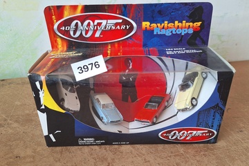 Afbeelding van Johnny Lightning 40th anniversary 007 Ravishing ragtops 