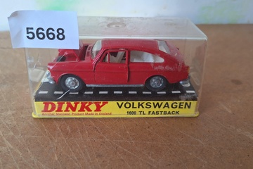 Afbeelding van Dinky Volkswagen 1600 TL Fastback