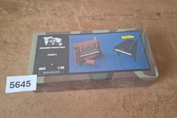 Afbeelding van Verlinden Productions Piano's 1:35