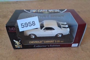 Afbeelding van Road Signature Collector's Edition, 1967 Chevrolet Camaro Z-28 White, 1:43