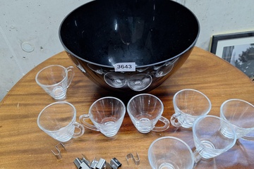 Afbeelding van Bowlschaal met glazen en hangers