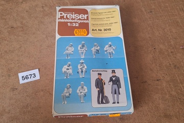Afbeelding van Preiser Seated persons for Adler 1985 3010 1:32
