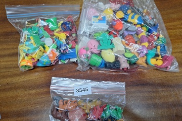 Afbeelding van Speelgoed figuren ed oa Kinder Surprise