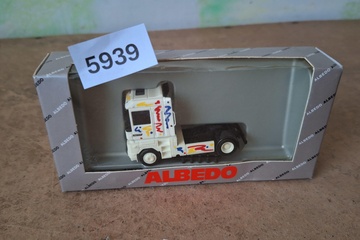 Afbeelding van Albedo, Mercedes-Benz SK Eurocab Semi-Truck Tractor, 1:87