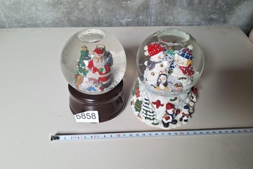 Afbeelding van Sneeuwballen kerstman opwindbaar