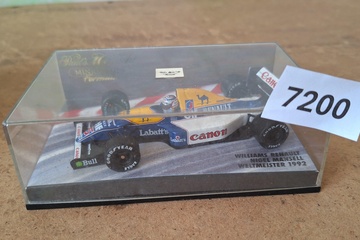 Afbeelding van Minichamps Williams Renault FW14B 'Nigel Mansell Weltmeister 1992' F1-auto in displaybox (1:43)