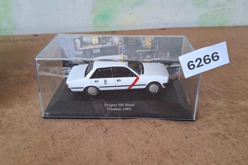 Afbeelding van Altaya, Peugeot 505 Diesel "Madrid, 1985" taxi (in plastic displaybox)