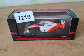 Afbeelding van Tamiya McLaren MP4/6 Honda Formule 1-auto in displaybox (1:43)