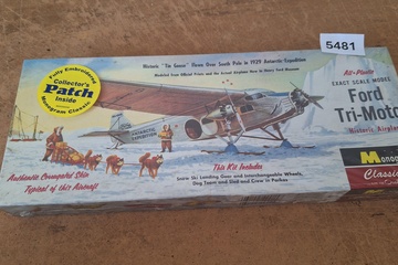 Afbeelding van Monogram Classics Ford Tri Motor Historic Airplane 1:77