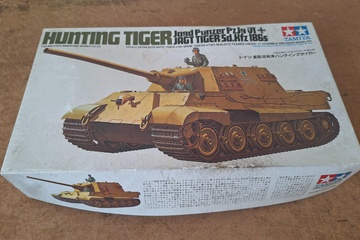 Afbeelding van Tamiya Military Miniature Series Hunting Tiger Jagdpanzer Pz.Jg VI Jagdtiger Sd.Kfz.186 1:35
