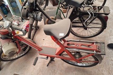Afbeelding van Solex  bromfiets start en rijdt
