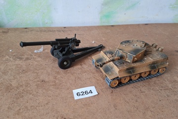 Afbeelding van Britains, Duitstalige Wehrmacht Tiger tank met artilleriekanon (set van 2 stuks)
