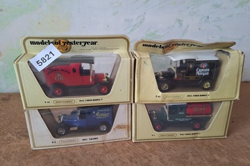 Afbeelding van Matchbox Models of Yesteryear Multi-Pack, 1912 Ford Model T Royal Mail / Captain Morgan / 1927 Talbot Menier / BP (4 stuks), 1:38