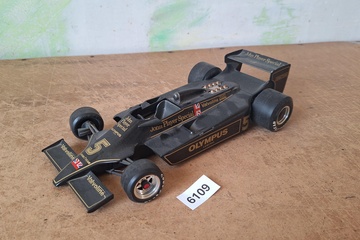 Afbeelding van Polistil, Lotus 79 Formule 1 raceauto "John Player Special" nr. 5 – Kunststof