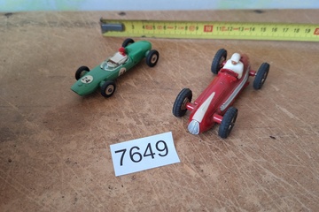 Afbeelding van Dinky toys  modelauto's 2  stuks